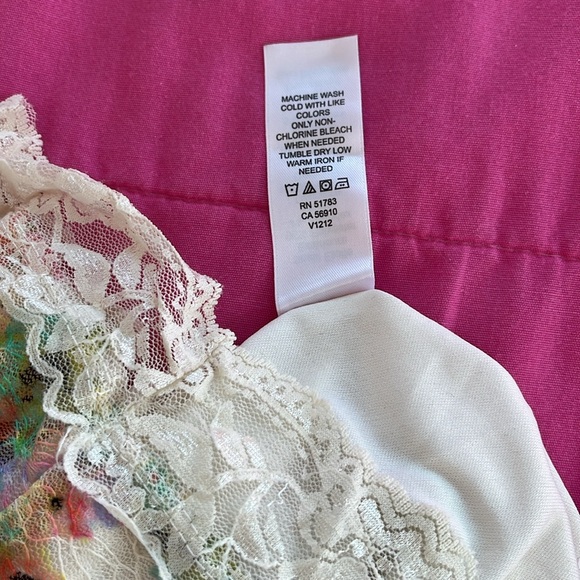 Floral Lace Camisole - Picture 5 of 6